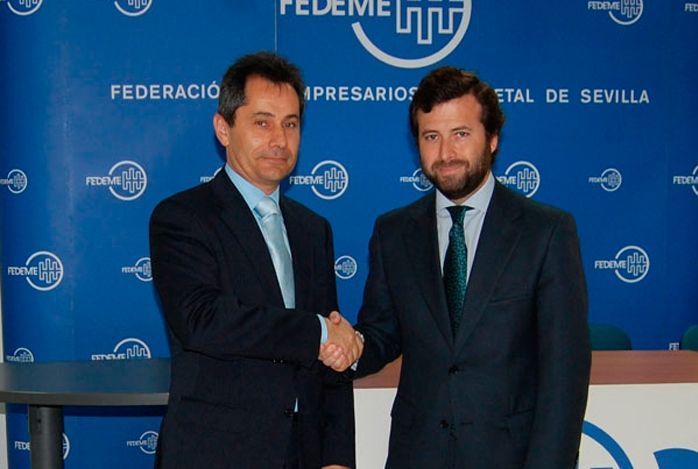 Pie de foto: De izquierda a derecha, Antonio Fernández, Director de Vodafone en Zona Sur, junto a Carlos Jacinto, Director Gerente de FEDEME. Mercados21 Vodafone y Fedeme firman un acuerdo con ventajas exclusivas para asociados