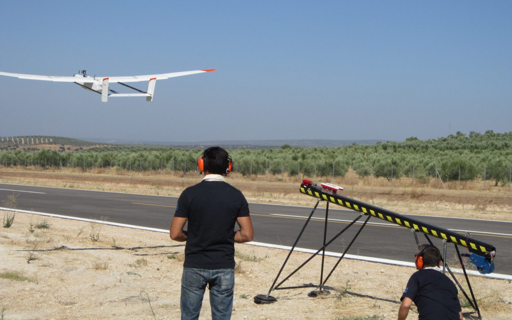 Vigilar explotaciones agrícolas desde el cielo con aviones no tripulados