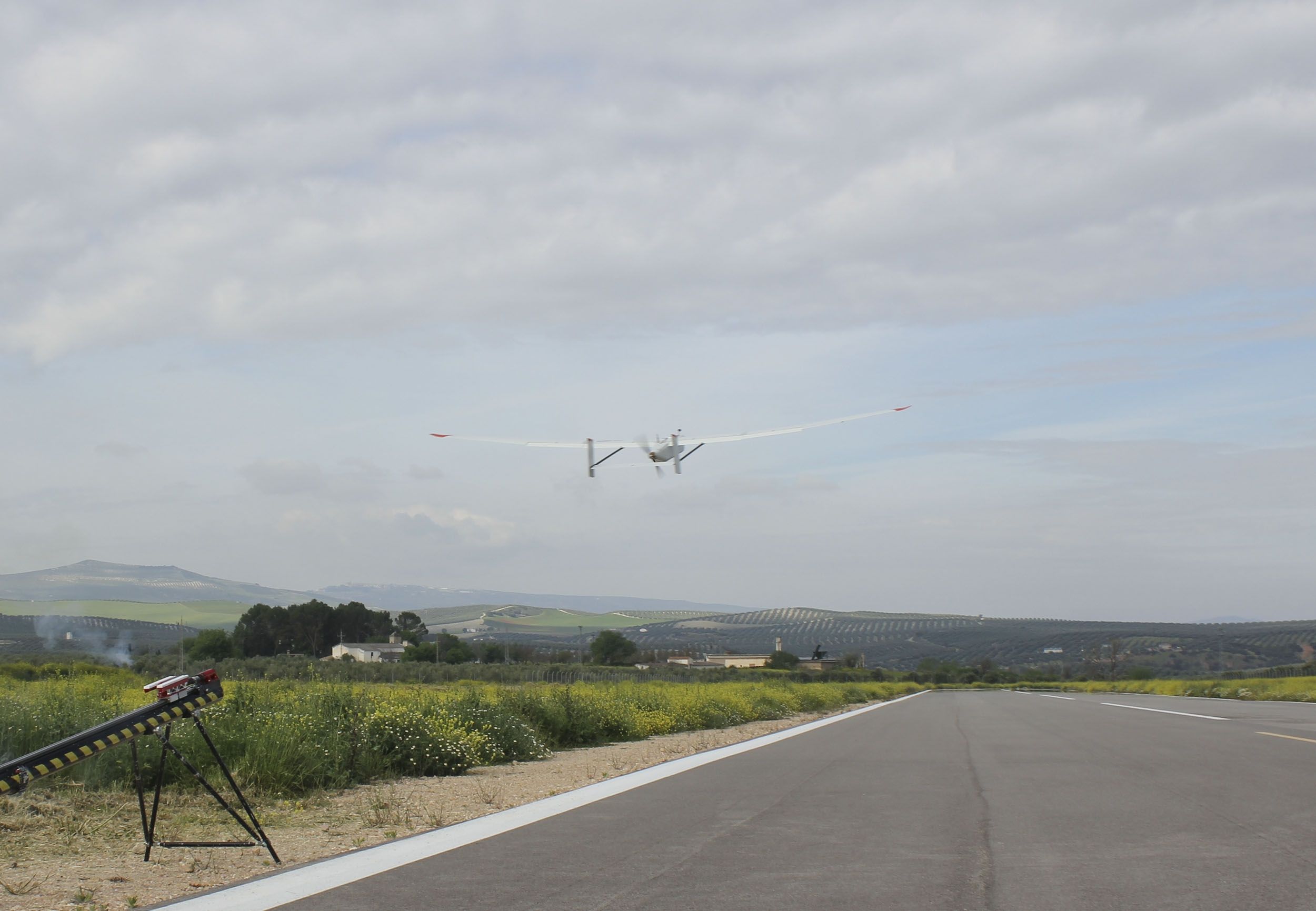 Mercados21 | Primer vuelo simultáneo de un drone civil y un avión tripulado en España