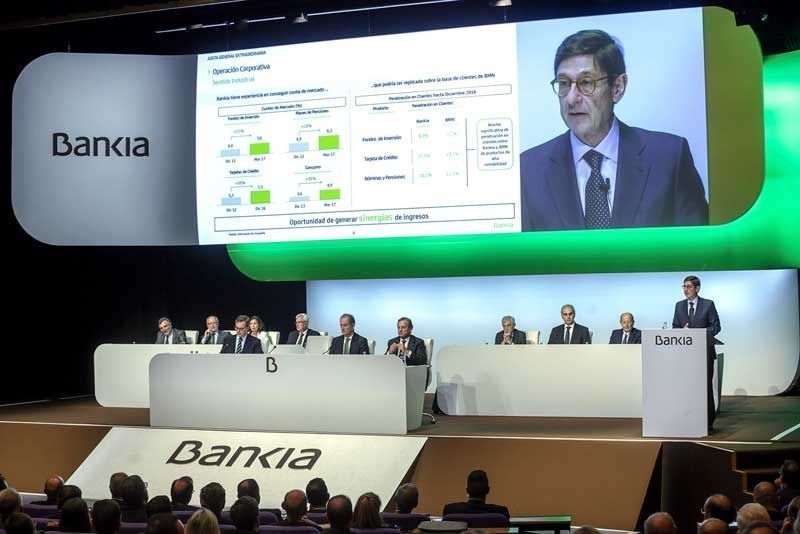 Mercados21 | Los accionistas de BMN reciben las acciones de Bankia
