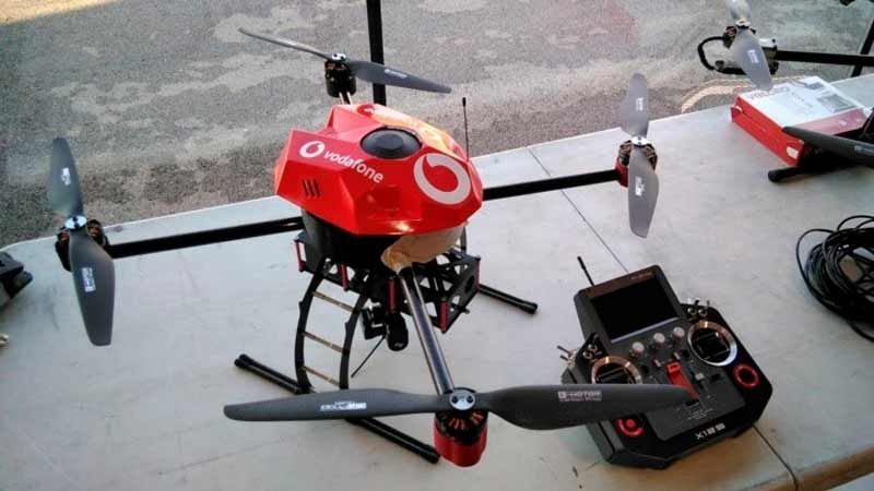 Vodafone vuela un drone en Sevilla desde su stand en el Mobile World Congress