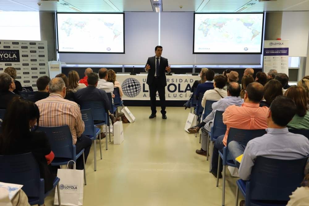 El decano de la Escuela de Negocios Quinlan participa en la jornada de puertas abiertas de Loyola Andalucía