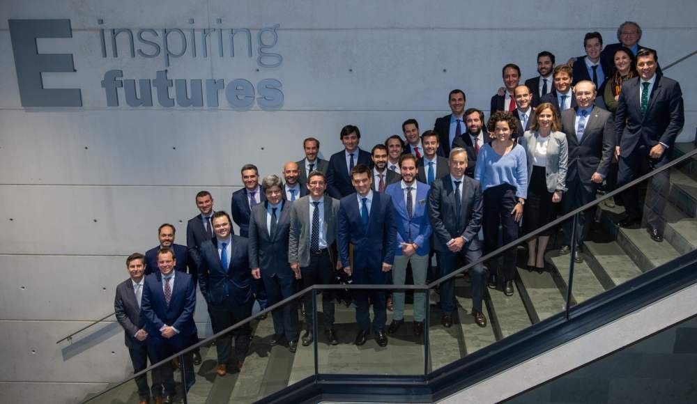 Foto de familia de los participantes en el Corporate MBA Concluye la primera edición del Corporate MBA de Loyola Executive y ESADE