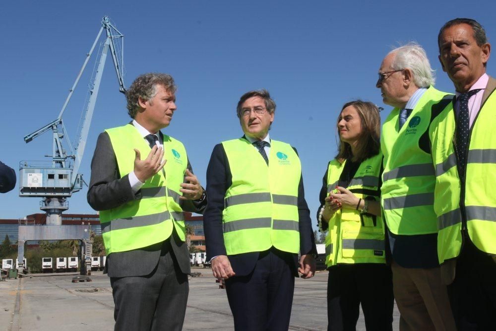 La Junta respaldará el “desarrollo logístico, industrial y urbanístico del Puerto de Sevilla”