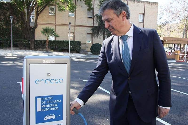 Las principales carreteras y autovías andaluzas contarán con puntos de recarga eléctrica para 2020