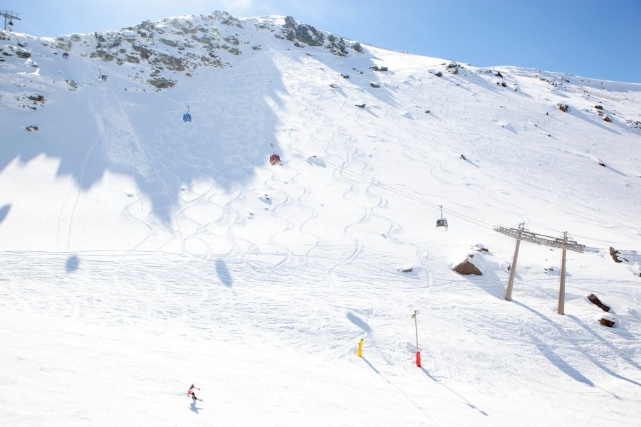 Sierra Nevada: noches de esquí, magia y Navidad en el cielo de Granada