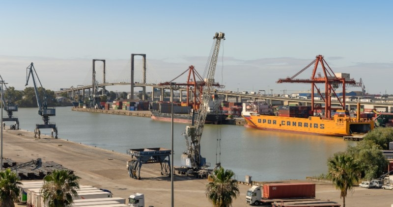 La Dársena del Batán del Puerto de Sevilla La Autoridad Portuaria de Sevilla reactiva las licitaciones para “estimular la economía”