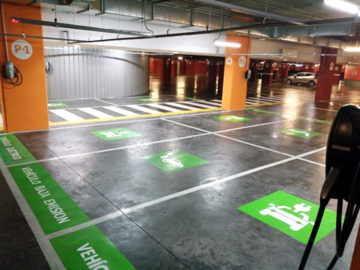 Mercados21 | Torre Sevilla amplía su infraestructura de recarga para vehículos eléctricos con siete cargadores universales