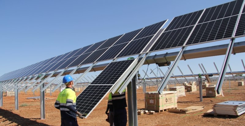Mercados21 | Endesa conecta a la red sus dos plantas solares más grandes de Andalucía de 100 MW de capacidad instalada