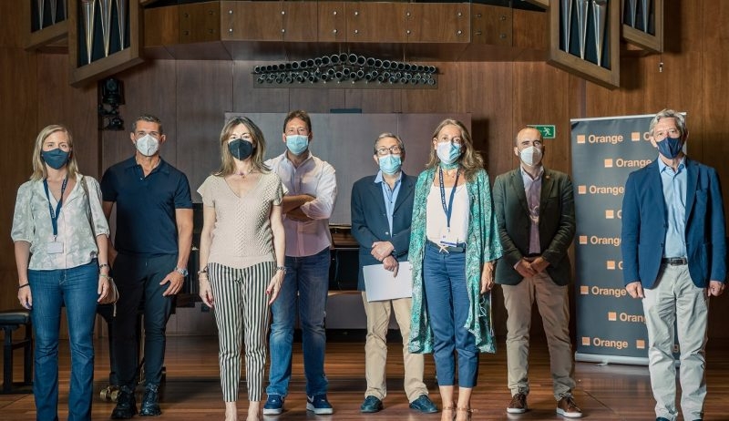 Donadoo, Premio Solidario Orange 2021, junto a ACNUR y Aldeas Infantiles SOS