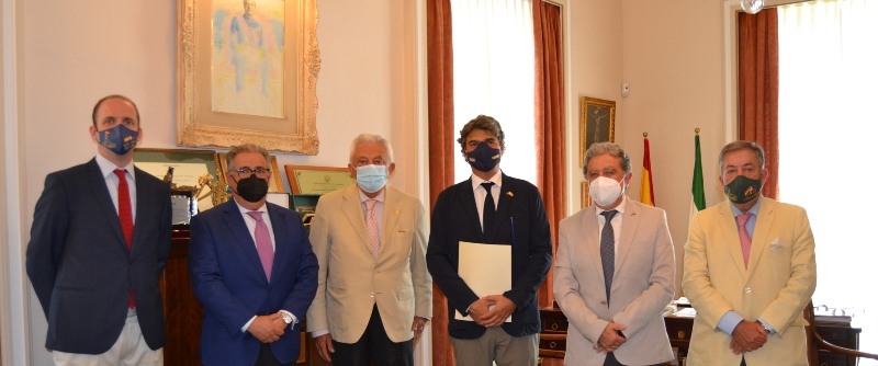 Visita del embajador de España en Filipinas en Sevilla Una delegación de empresas se reúne en la Cámara de Comercio de Sevilla con el embajador de España en Filipinas