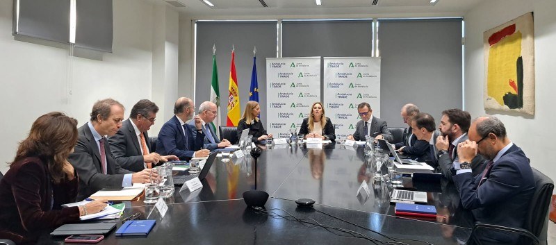 La Junta sostiene que los primeros 280 millones de incentivos de la agencia Trade “estarán disponibles a principios de 2024”<ul><li class='subtitulo'>El gobierno andaluz envía para exposición pública las bases reguladoras de las cinco primeras líneas de ayudas </li></ul>