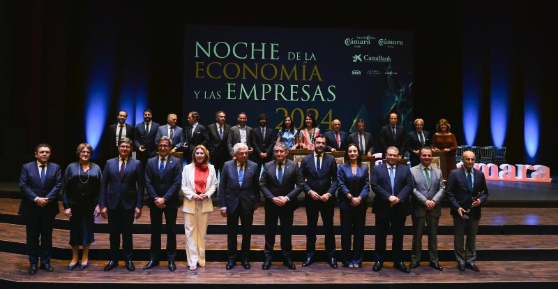 Una nueva noche de reconocimiento a la labor de las empresas sevillanas<ul><li class='subtitulo'>El premio a la Trayectoria Empresarial ha sido otorgado al fundador y presidente de Ayesa, José Luis Manzanares Japón</li></ul>