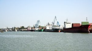 El Ministerio de Transportes aprueba la primera delimitación de Espacios y Usos Portuarios del Puerto de SevillaEl documento contempla que el 59,95 % de la superficie total del Puerto está destinada a usos portuarios y el 5,4 % a la interacción con la ciudad